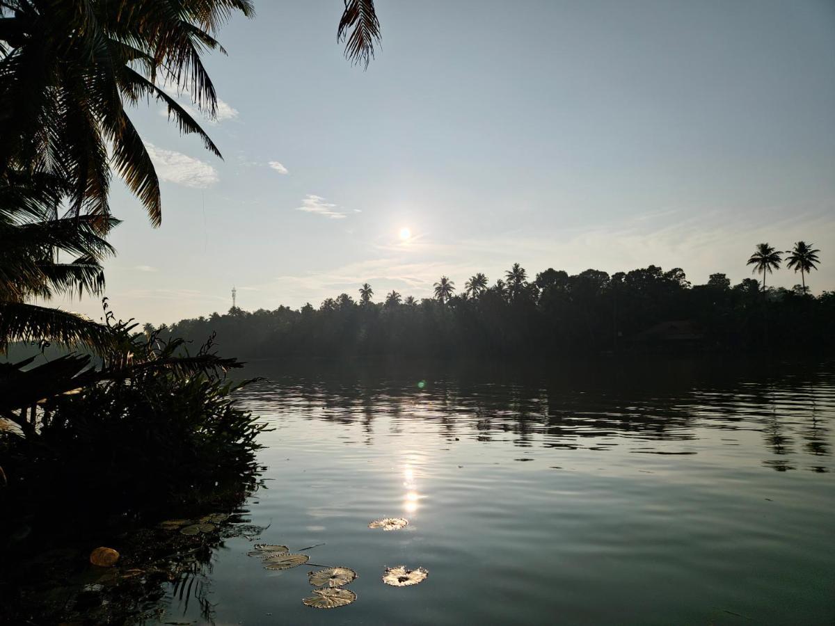 Islandstay-A Riverside Property Kollam Kültér fotó