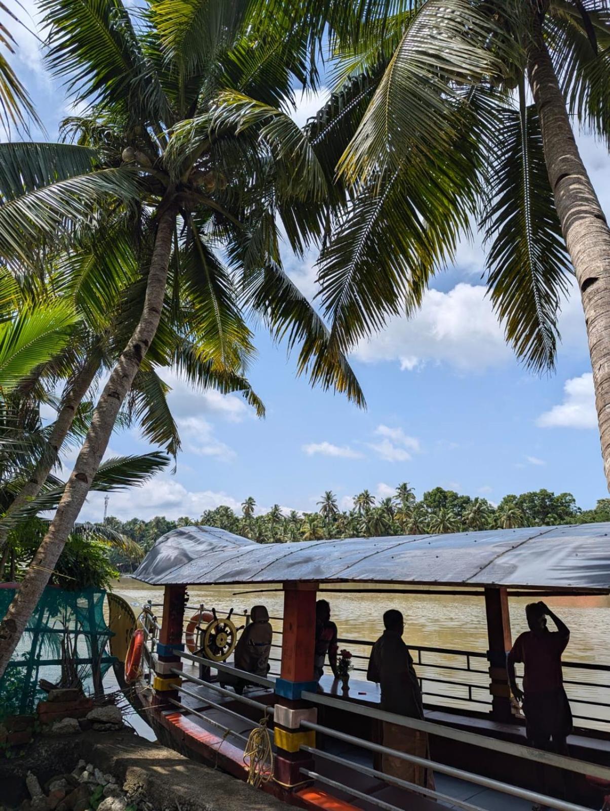 Islandstay-A Riverside Property Kollam Kültér fotó