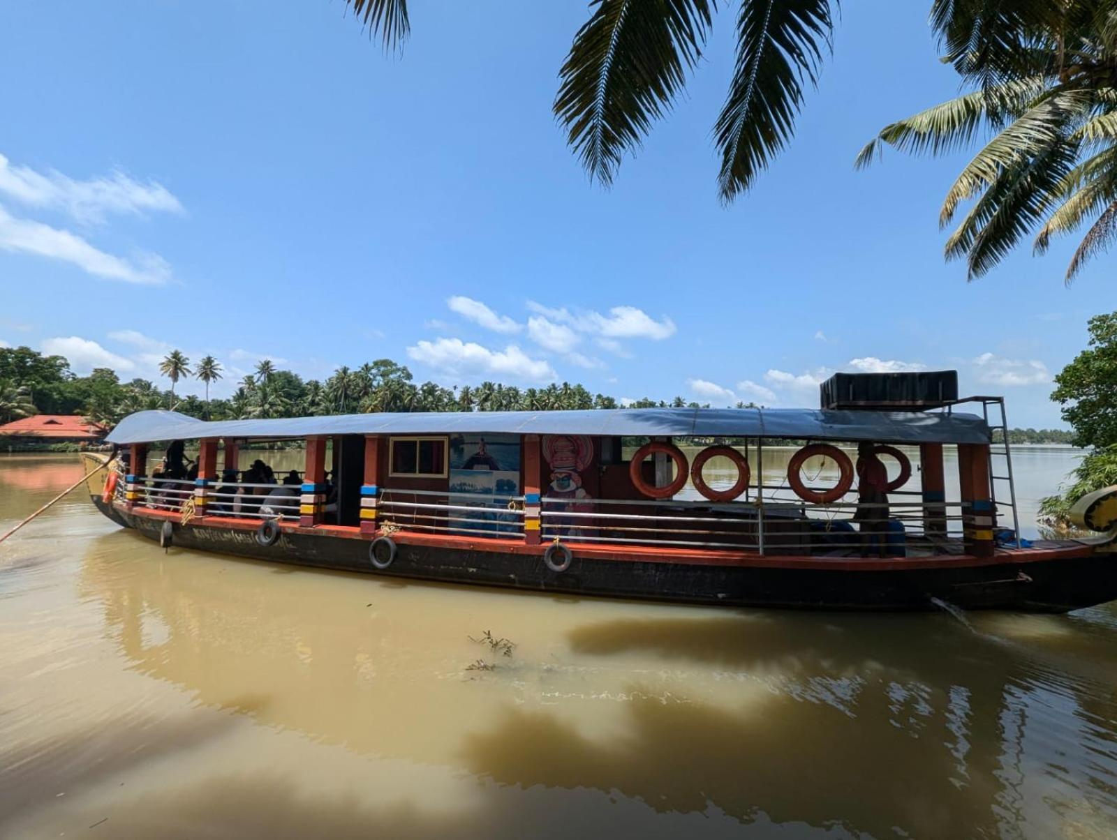 Islandstay-A Riverside Property Kollam Kültér fotó